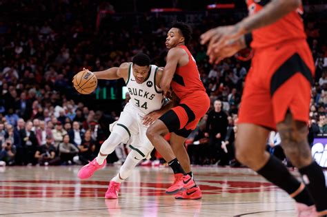 Raptors at Bucks prediction: Odds, betting advice, 